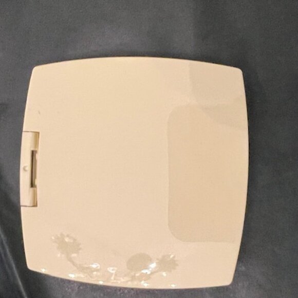 NEW CHANEL DOUBLE FACETTE MIRROR LIMITED EDITION COLOR 129 OVNI - Picture 4 of 4